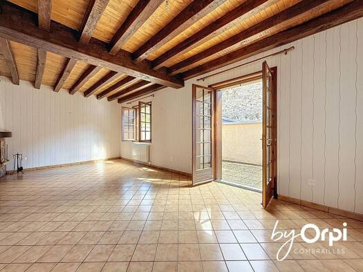 Maison de ville à vendre 98 000 € 4 pièces 3 chambres 109 m² 97 m² de terrain Pontaumur 63380