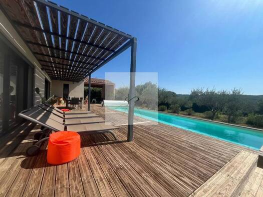 Maison de plain-pied à vendre 625 000 € 7 pièces 4 chambres 162 m² 1 500 m² de terrain Goudargues 30630