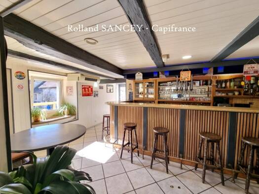 Maison à vendre 160 000 € 10 pièces 4 chambres 446 m² 680 m² de terrain Montécheroux 25190