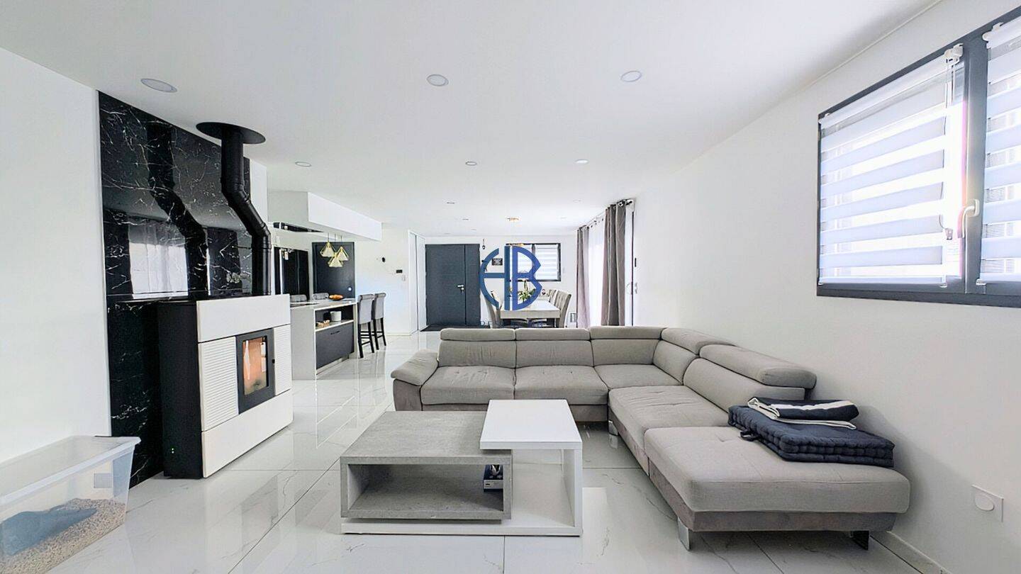 Maison à vendre, 147m², SAINT SIMEON DE BRESSIEUX