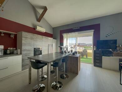Duplex à vendre 215 000 € 3 pièces 2 chambres 87 m² Dernier étage, Étage 1/1 Moidieu Detourbe 38440