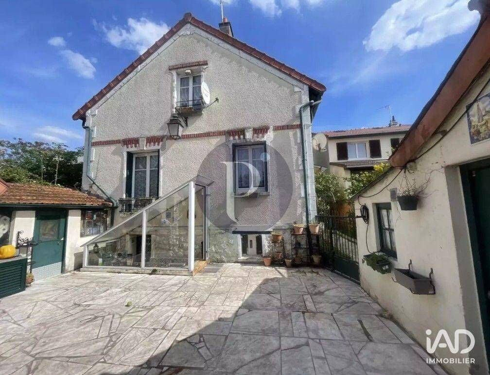 Maison à vendre, 121m², SAINT MAUR DES FOSSES
