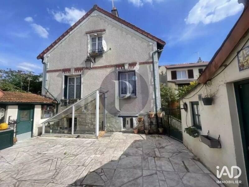 Maison à vendre, 121m², SAINT MAUR DES FOSSES