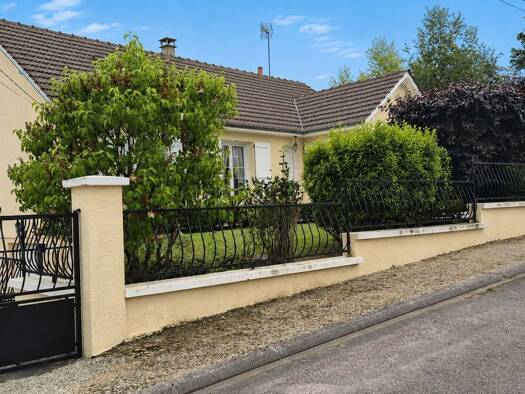 Maison de plain-pied à vendre 149 500 € 5 pièces 4 chambres 101 m² 929 m² de terrain Mélisey 89430