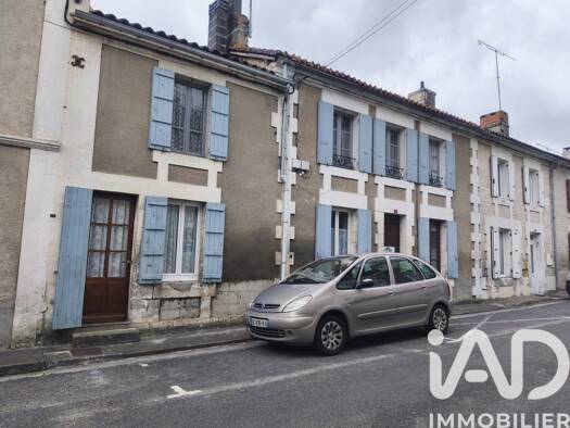 Maison de ville à vendre 96 000 € 6 pièces 3 chambres 107 m² 334 m² de terrain Coteaux-du-Blanzacais 16250