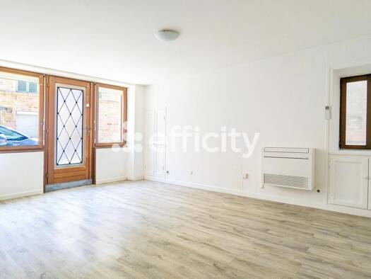 Maison de ville à vendre 115 000 € 8 pièces 4 chambres 132 m² 62 m² de terrain Lugny 71260