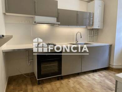 Appartement à louer 721 € 3 pièces 2 chambres 62,3 m² RDC Cabannes 13440