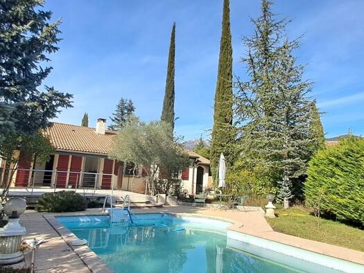 Maison à vendre 392 000 € 6 pièces 4 chambres 158 m² 830 m² de terrain Die 26150