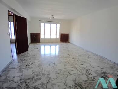 Appartement à louer 900 € 3 pièces 2 chambres 93 m² 2ème étage Draguignan 83300