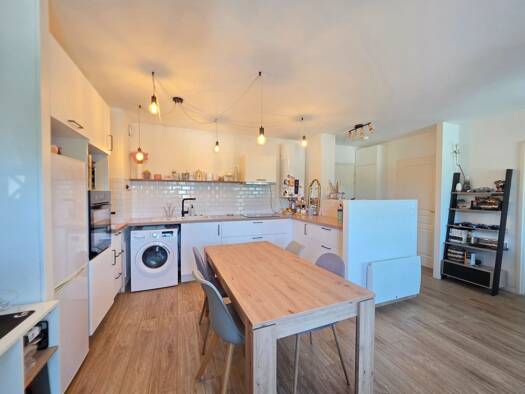 Appartement à vendre 124 000 € 2 pièces 1 chambre 46 m² Étage 1/2 Nord Est Saint-André-de-Cubzac 33240