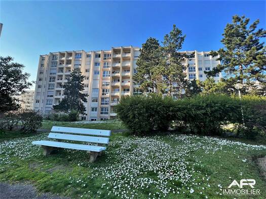 Appartement à louer 1 690 € 4 pièces 3 chambres 79 m² Étage 4/10 Europe-Nord Chatou 78400