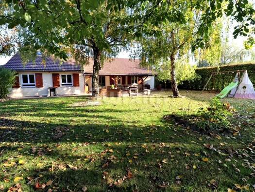 Maison à vendre 240 000 € 7 pièces 4 chambres 147 m² 1 300 m² de terrain Gergy 71590