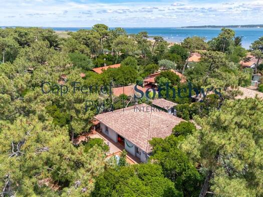 Maison à vendre de 3M à 10M € 6 pièces 5 chambres 153 m² Centre Cap Ferret Lège-Cap-Ferret 33970