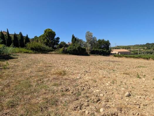 Terrain constructible viabilisé à vendre 149 900 € 353 m² de terrain Estézargues 30390
