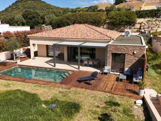 Villa à vendre 1 050 000 € 5 pièces 4 chambres 156 m² 806 m² de terrain Casaglione 20111