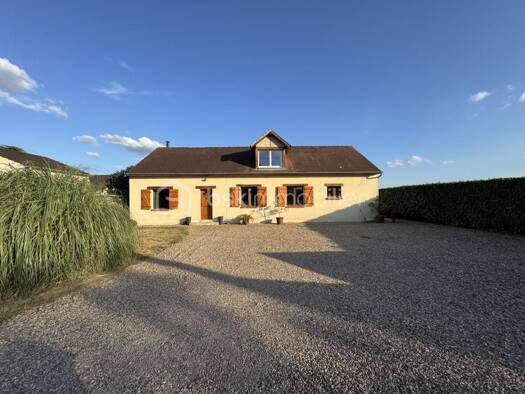 Maison à vendre 296 500 € 6 pièces 4 chambres 162 m² Darvoy 45150