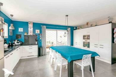Maison de plain-pied à vendre 351 000 € 4 pièces 3 chambres 106 m² 339 m² de terrain Villeveyrac 34560