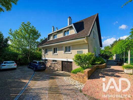 Maison à vendre 469 000 € 8 pièces 5 chambres 200 m² 970 m² de terrain General Leclerc Montfermeil 93370