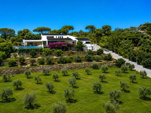Maison à vendre - neuf 1 980 000 € 6 pièces 3 chambres 431,57 m² 3 594 m² de terrain Pierrefeu-du-Var 83390