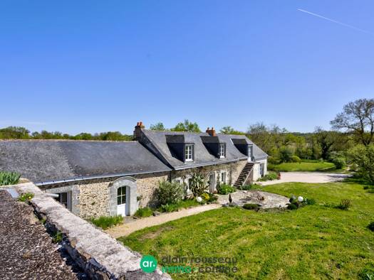 Maison à vendre 577 500 € 10 pièces 5 chambres 310 m² 4 435 m² de terrain Rochefort sur Loire 49190