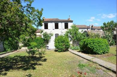 Maison à vendre 350 000 € 20 pièces 9 chambres 650 m² 985 m² de terrain St Hippolyte du Fort 30170