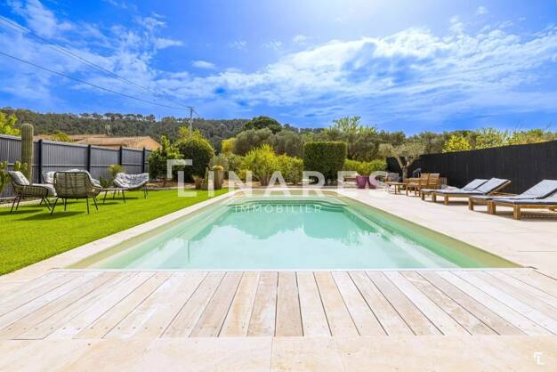 Maison à vendre 949 000 € 8 pièces 5 chambres 198 m² 726 m² de terrain Saint-Cyr-sur-Mer 83270