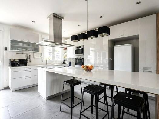 Maison à vendre 215 000 € 4 pièces 3 chambres 104 m² Bas de la Ville Montataire 60160