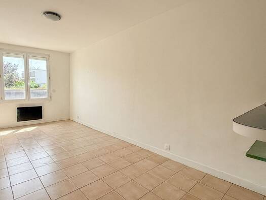 Duplex à vendre 160 000 € 2 pièces 1 chambre 48,93 m² RDC/2 Bel Air-Grands Pêchers-Renan Montreuil 93100