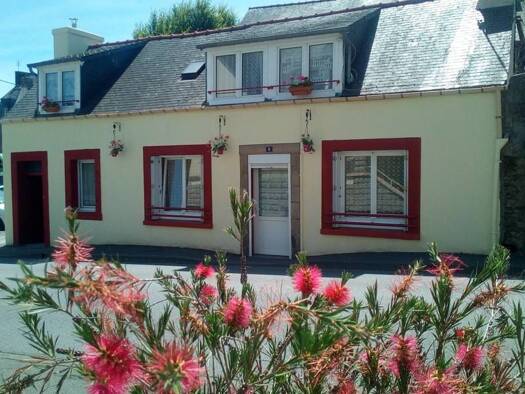 Maison à vendre 86 336 € 3 pièces 2 chambres 67,5 m² 89 m² de terrain Nord Carhaix-Plouguer 29270