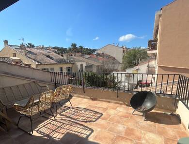 Maison de ville en viager - Neuf occupé Bouquet 94 000 € 6 pièces 4 chambres 155 m² 97 m² de terrain Centre Ville Sanary-sur-Mer 83110