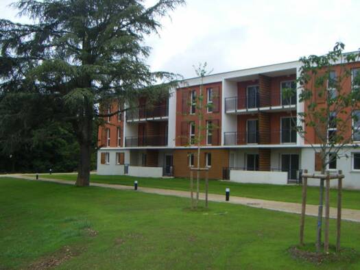 Appartement à louer 565 € 3 pièces 2 chambres 56 m² RDC/2 Château Devèze Béziers 34500