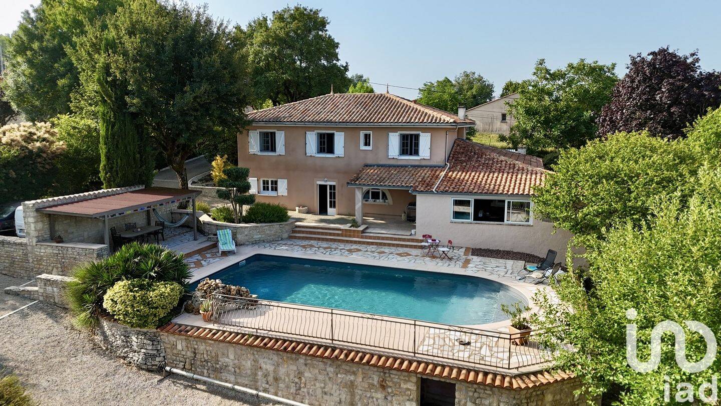 Maison à vendre, 215m², SAINT AMANT DE BOIXE