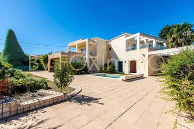Maison à vendre 1 189 000 € 8 pièces 4 chambres 334 m² 910 m² de terrain Cros de Cagnes-Le Village du Cros Cagnes-sur-Mer 06800
