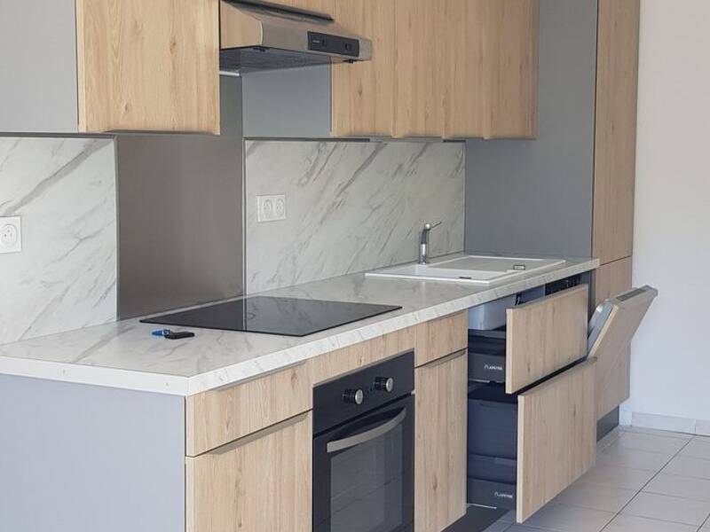 Maison à louer, 70m², PELISSANNE