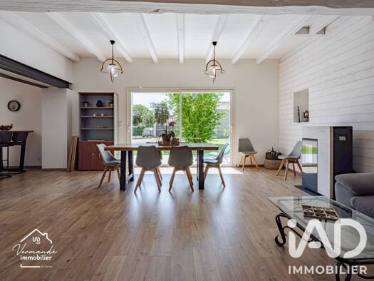 Maison à vendre 275 000 € 9 pièces 5 chambres 265 m² 1 089 m² de terrain Tonnay-Boutonne 17380