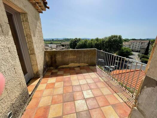 Appartement à louer 600 € 2 pièces 1 chambre 58 m² RDC/2 Pont St Esprit 30130