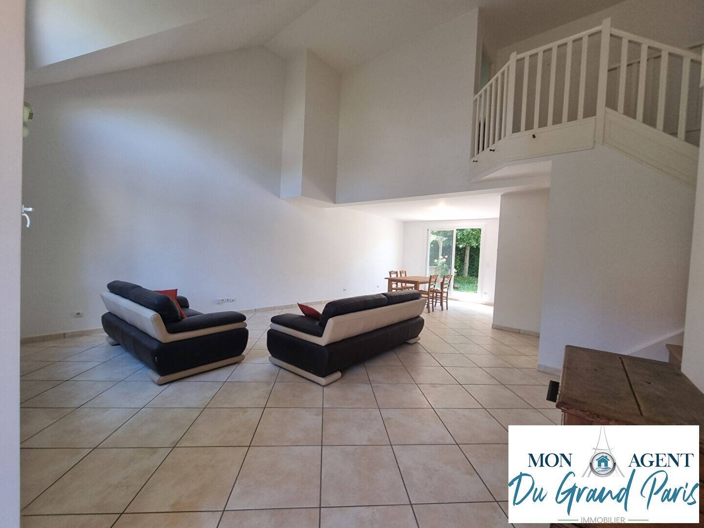 Maison à vendre, 157m², TOUSSUS LE NOBLE