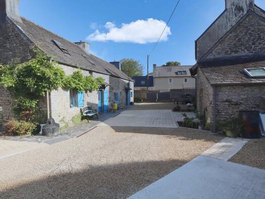 Maison à vendre 316 500 € 6 pièces 3 chambres 118,6 m² 13 003 m² de terrain La Feuillée 29690