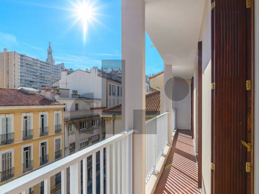 Appartement à vendre 241 500 € 4 pièces 2 chambres 72 m² Étage 5/7 Saint Victor Marseille 7ème arrondissement 13007