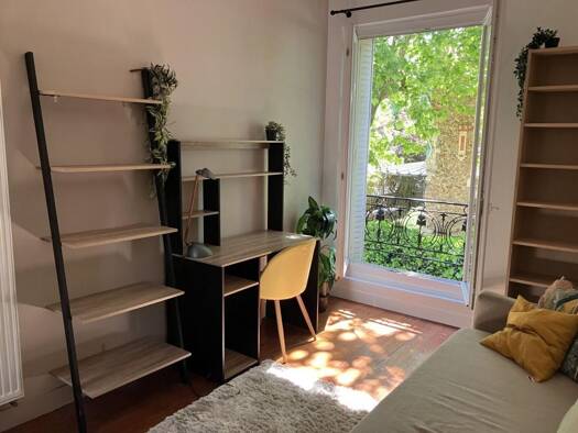 Appartement à louer - logement étudiant 790 € 1 pièce 19 m² 1er étage Rueil-Malmaison 92500