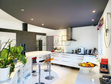 Maison de plain-pied à vendre 763 000 € 5 pièces 4 chambres 175 m² 1 150 m² de terrain Nord Pelissanne 13330