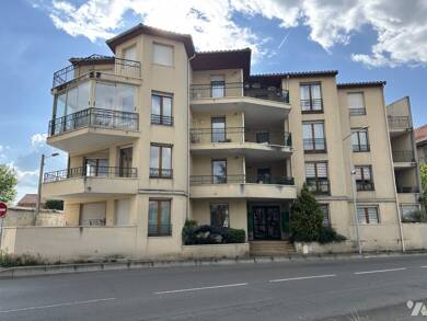 Appartement à vendre 155 000 € 3 pièces 2 chambres 77,2 m² RDC St Just St Rambert 42170