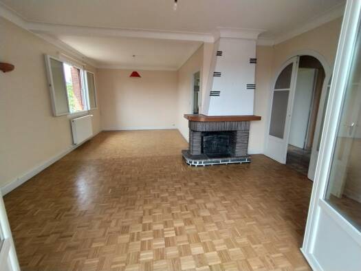 Appartement à louer 782 € 4 pièces 3 chambres 107 m² Étage 1/1 Gespe-Courteboule Tarbes 65000