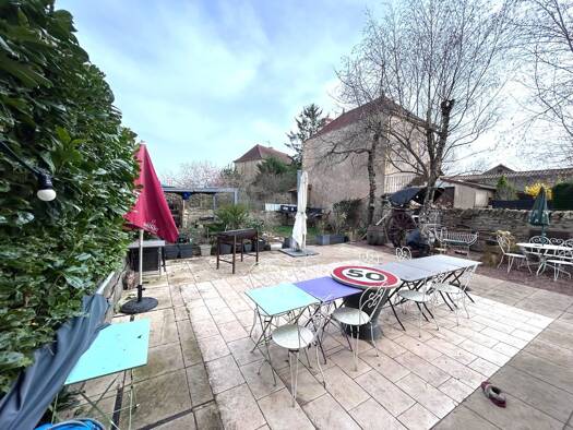 Immeuble à vendre 119 000 € 305 m² Fleury-la-Montagne 71340
