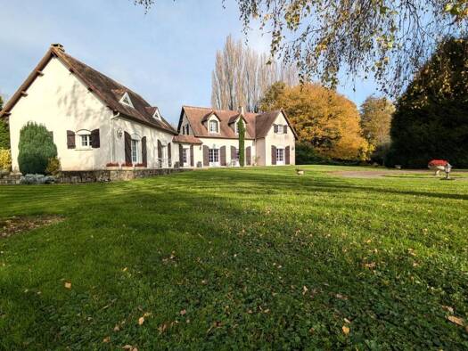 Pavillon à vendre 337 500 € 7 pièces 5 chambres 265 m² 8 595 m² de terrain Nouvion-le-Comte 02800