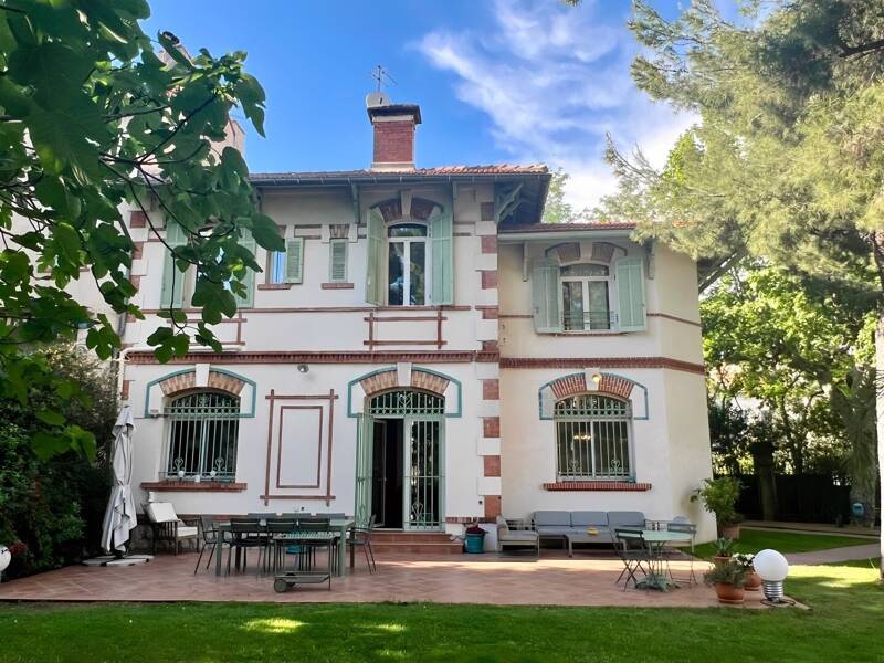 Maison à louer, 165m², MARSEILLE 8E