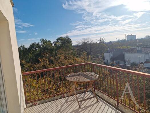 Appartement à vendre 109 000 € 2 pièces 1 chambre 40 m² Étage 3/3 Les Izards Toulouse 31200
