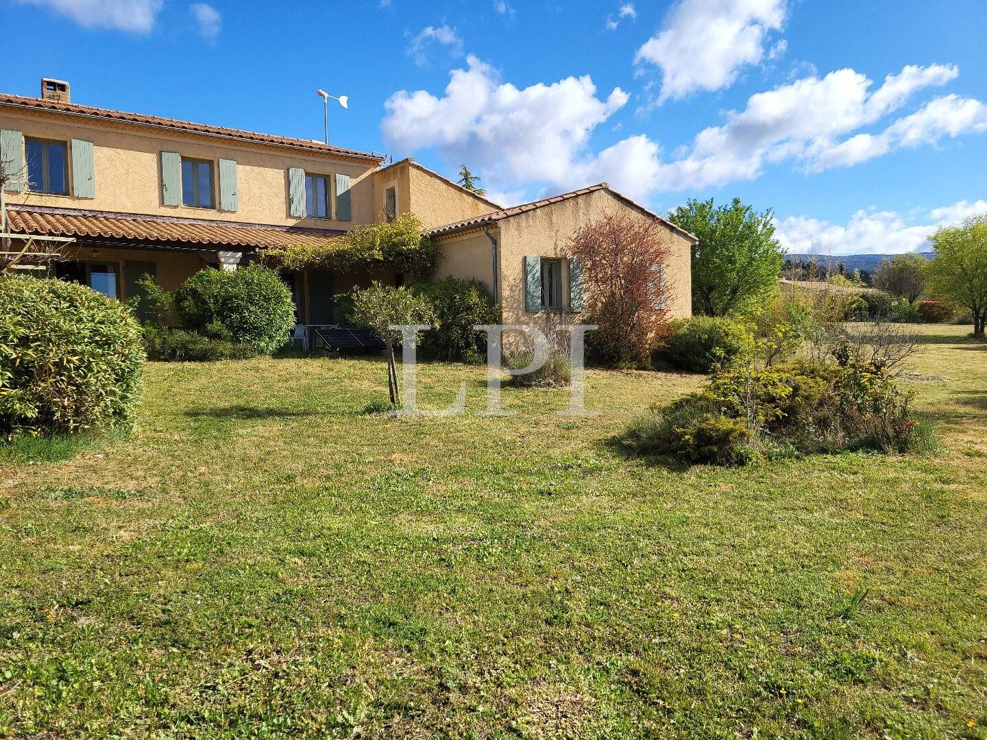 Maison à vendre, 210m², SAINT SATURNIN LES APT