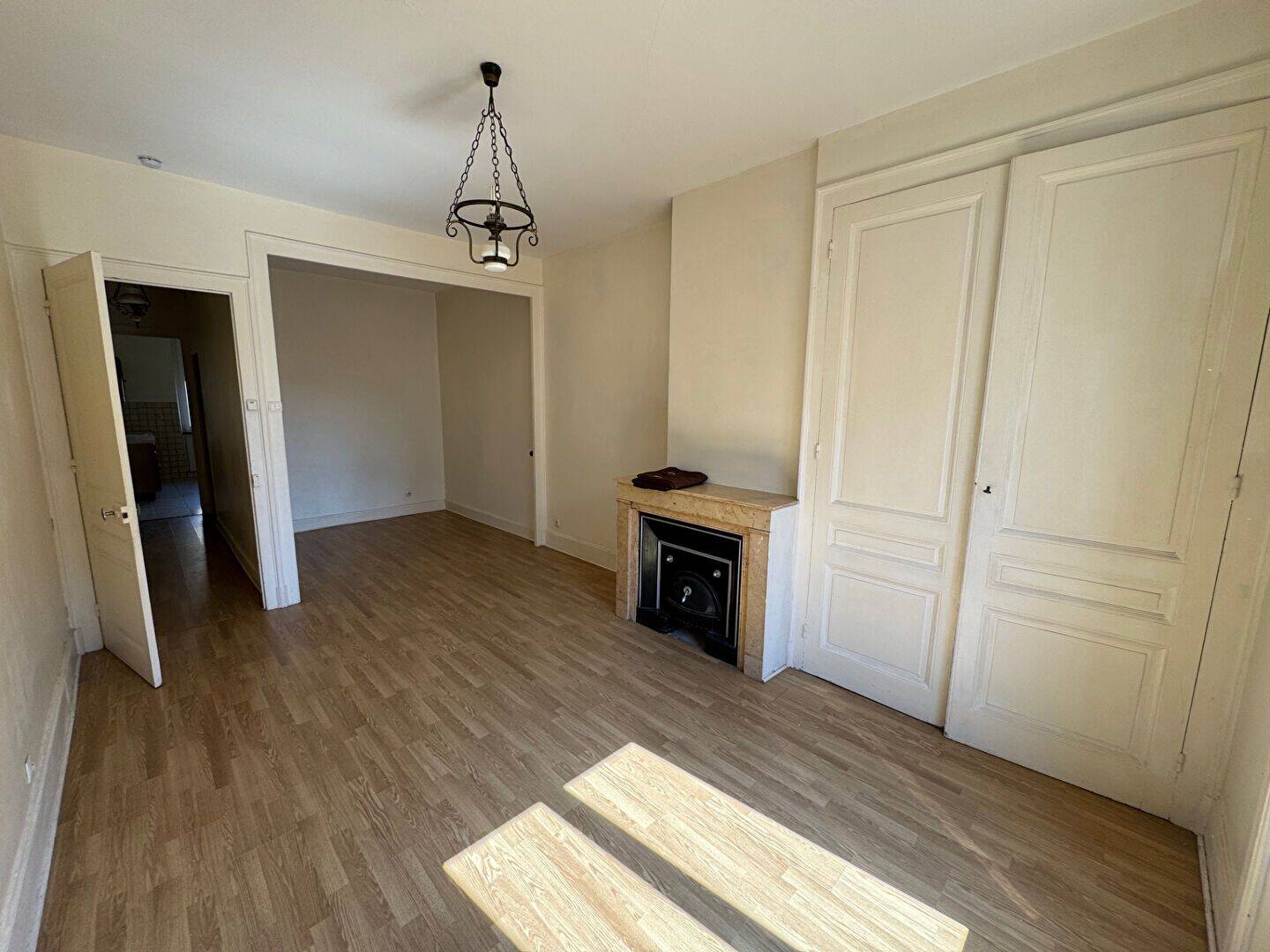 APPARTEMENT ANCIEN VILLEURBANNE - 1 pièce(s) + alcôve - 40 m2 — 3