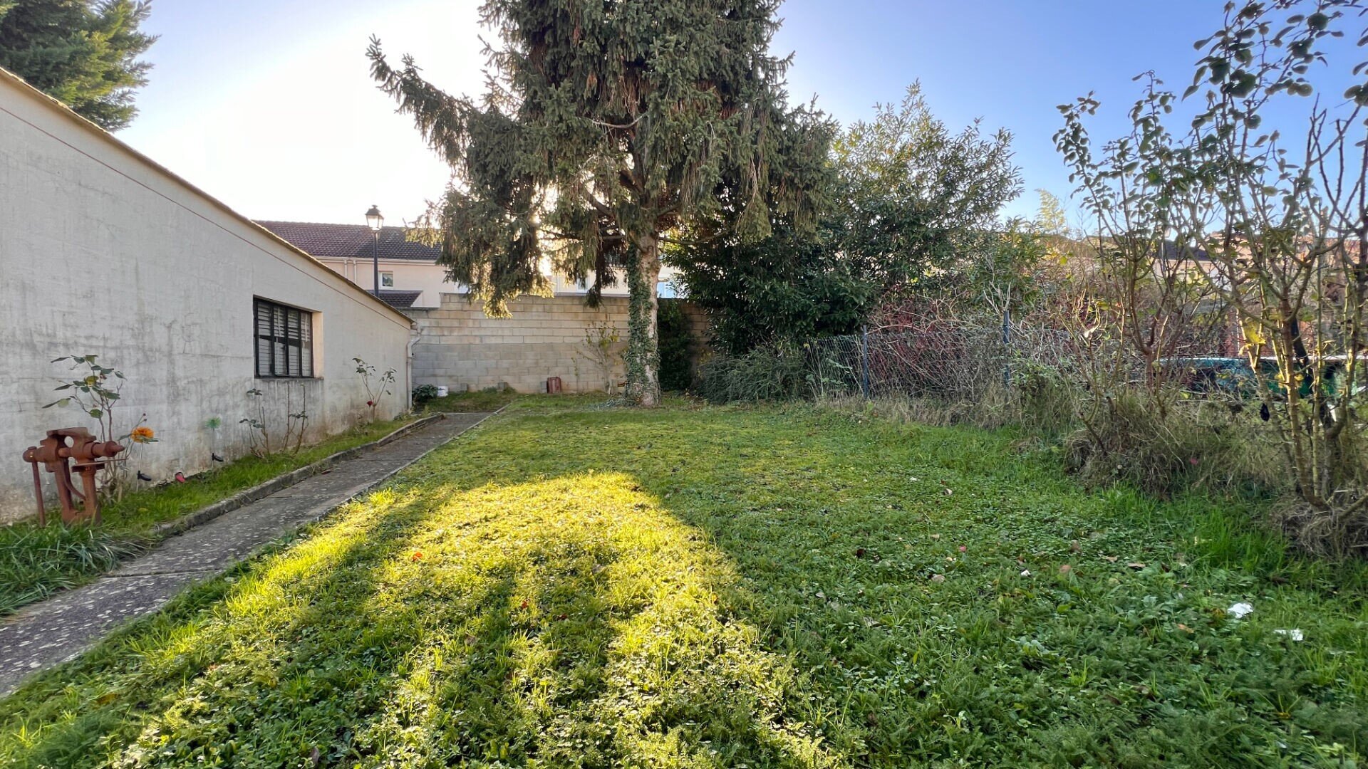 Maison à vendre 239 500 € 4 pièces 2<br/>chambres 86 m²<br/>superficie 327 m²<br/>terrain Ermitage-Nacelle Papeterie Corbeil Essonnes 91100